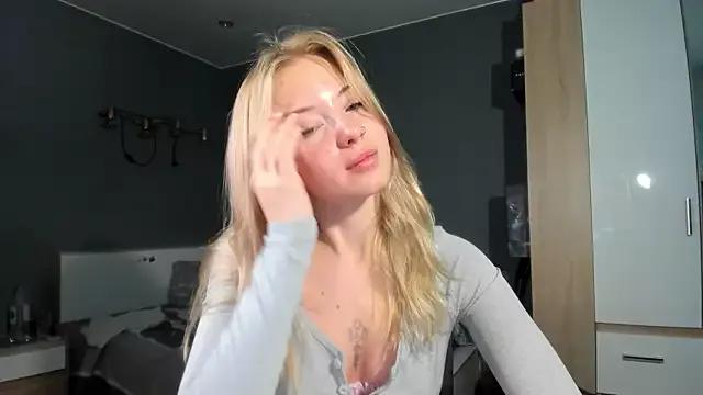 elisa__ from StripChat is Freechat