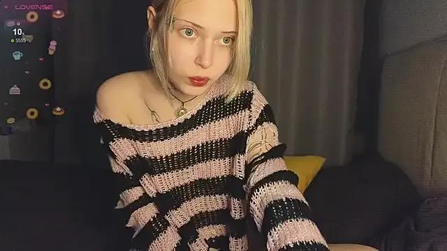 Try our streaming cams variety and talk on a personal level with our adorable girls streamers, showing off their bountiful shapes and dildos.