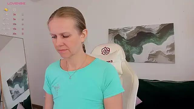 Try our streaming cams variety and talk on a personal level with our adorable girls streamers, showing off their bountiful shapes and dildos.