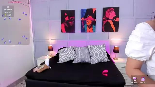 Try our streaming cams variety and talk on a personal level with our adorable girls streamers, showing off their bountiful shapes and dildos.