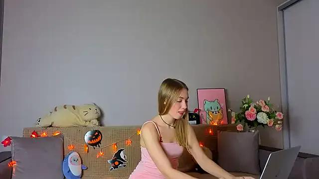 ElizaPurrr from StripChat is Freechat