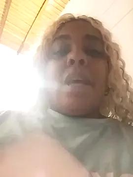 ELLA_KELLY from StripChat