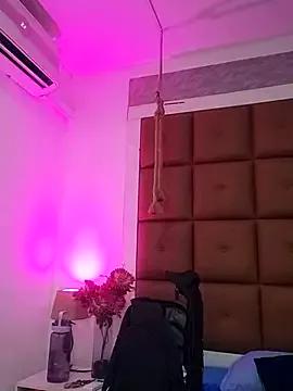 ELLA_KELLY from StripChat