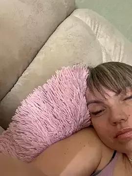 Ella_Pearlie from StripChat