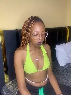 Ella_prettybrownskin from StripChat is Freechat