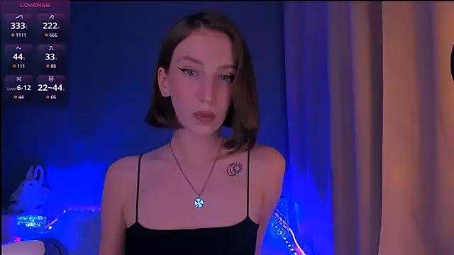 ellaamber from StripChat