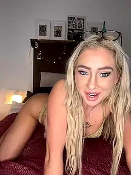 EllaBray from StripChat is Freechat