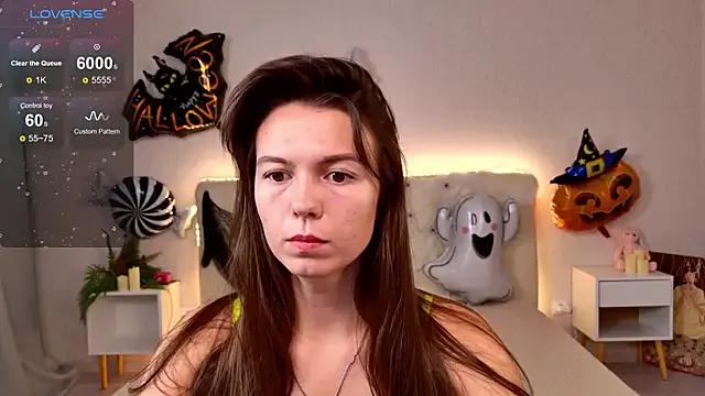 EllaCanny from StripChat is Freechat