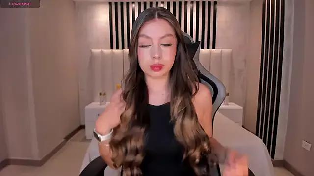 EllaClark from StripChat