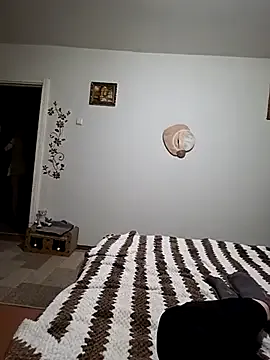 EllaDreams from StripChat is Freechat