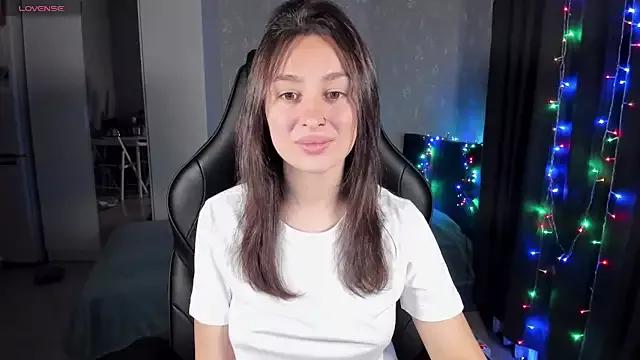 EllaFresh from StripChat