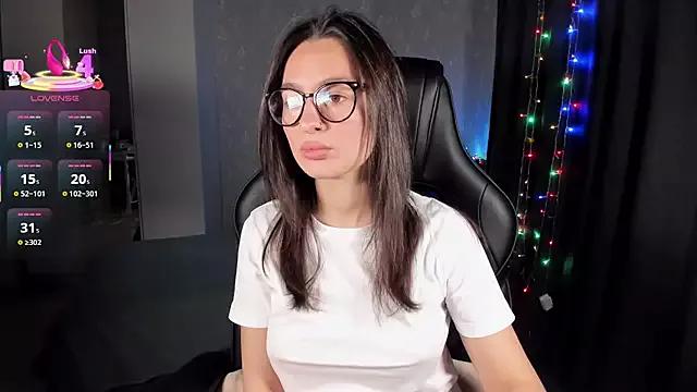 EllaFresh from StripChat