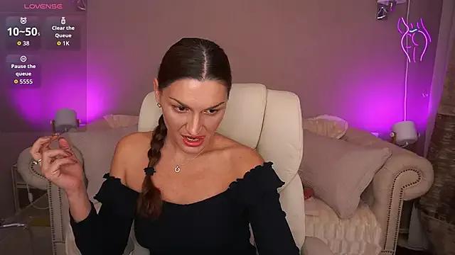 Try our streaming cams variety and talk on a personal level with our adorable girls streamers, showing off their bountiful shapes and dildos.