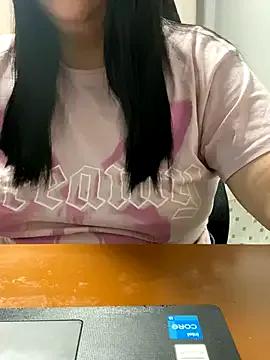 Ellainaaa from StripChat