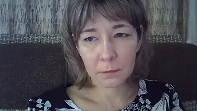 EllaJohnsonX on StripChat 