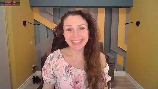 EllaLong from StripChat