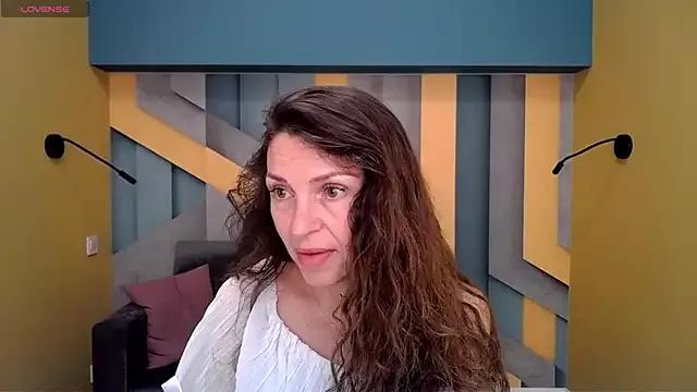 EllaLong from StripChat is Freechat