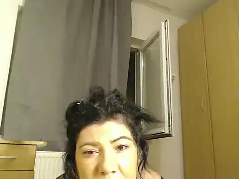 EllaMilff from StripChat