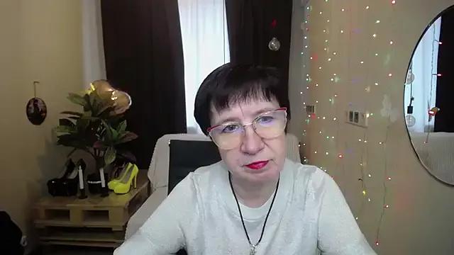 EllaPork from StripChat
