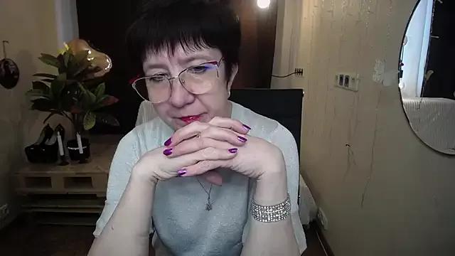 EllaPork from StripChat