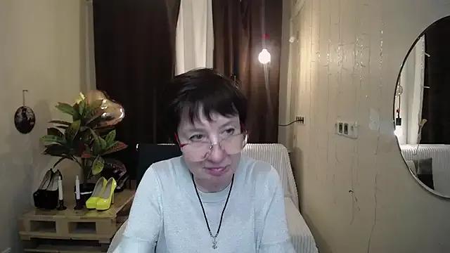 EllaPork from StripChat