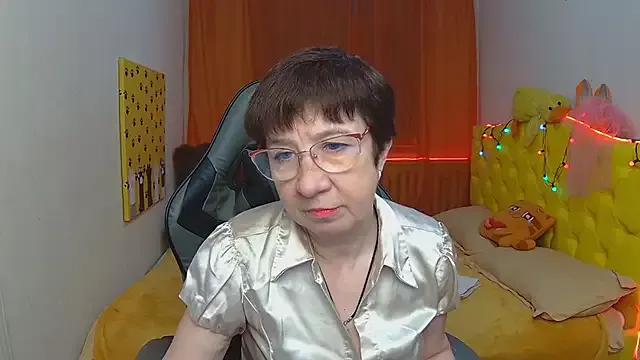 EllaPork from StripChat