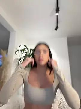 EllaSanz_ from StripChat