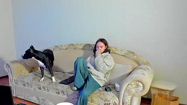 EllaSky_xoxo from StripChat