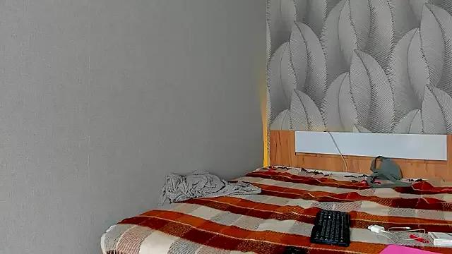 EllaSky_xoxo from StripChat