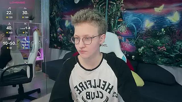 EllaSloan from StripChat