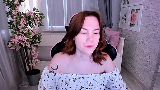 Try our streaming cams variety and talk on a personal level with our adorable girls streamers, showing off their bountiful shapes and dildos.