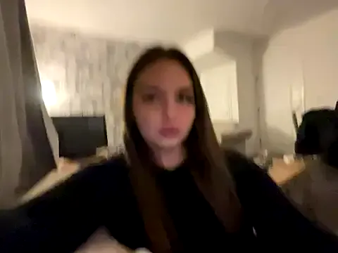 EllaStarrxxx on StripChat 