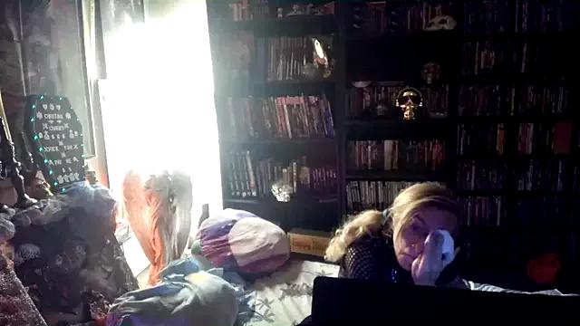 ellenbluejay from StripChat is Freechat