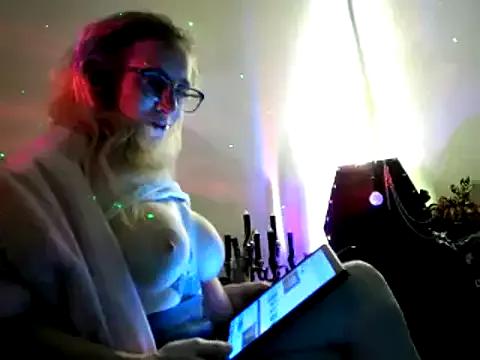 ellenbluejay from StripChat