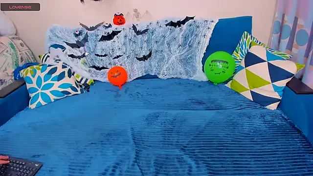 EllenMoore on StripChat 