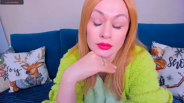 EllenMoore on StripChat 