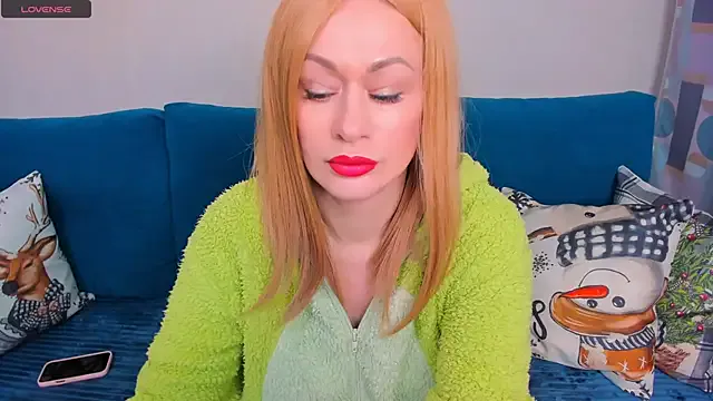 EllenMoore on StripChat 