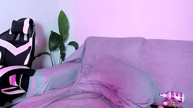 Elli_Chique on StripChat 