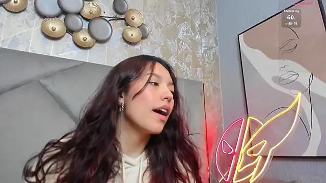 Elliecute from StripChat