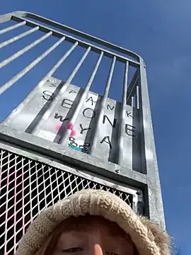 EllieELf from StripChat is Freechat