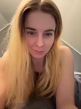 Ellieen from StripChat