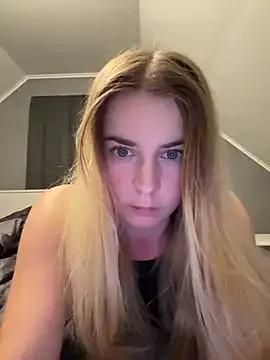 Ellieen from StripChat
