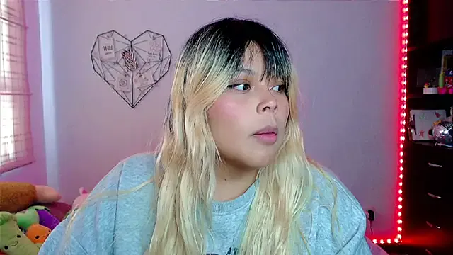 EllieMoonX from StripChat is Freechat