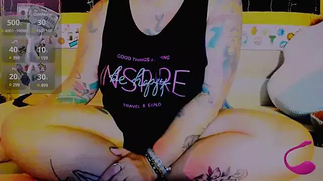 EllieOz from StripChat