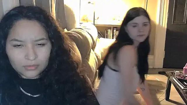 Elliewgfs from StripChat