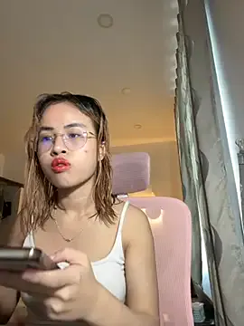 EllieYoon on StripChat 