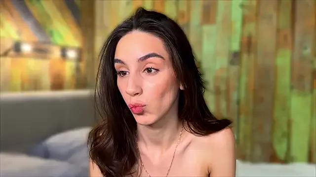 Elliizabeth from StripChat is Freechat