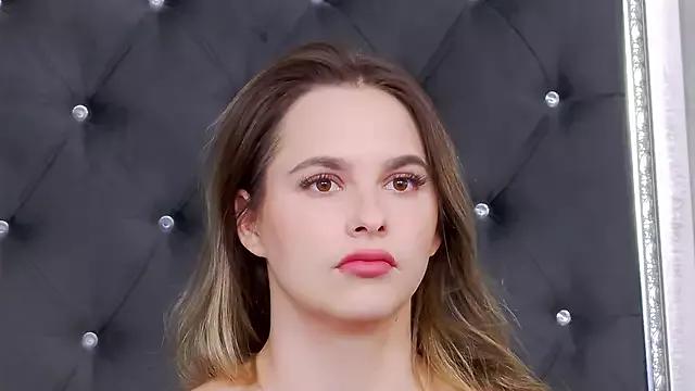 Ellsa_Jean_ from StripChat
