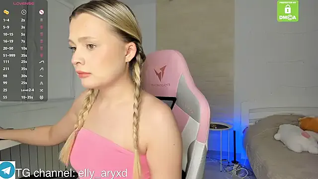 elly_aryxd on StripChat 