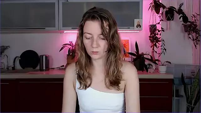 Elly_Helly from StripChat